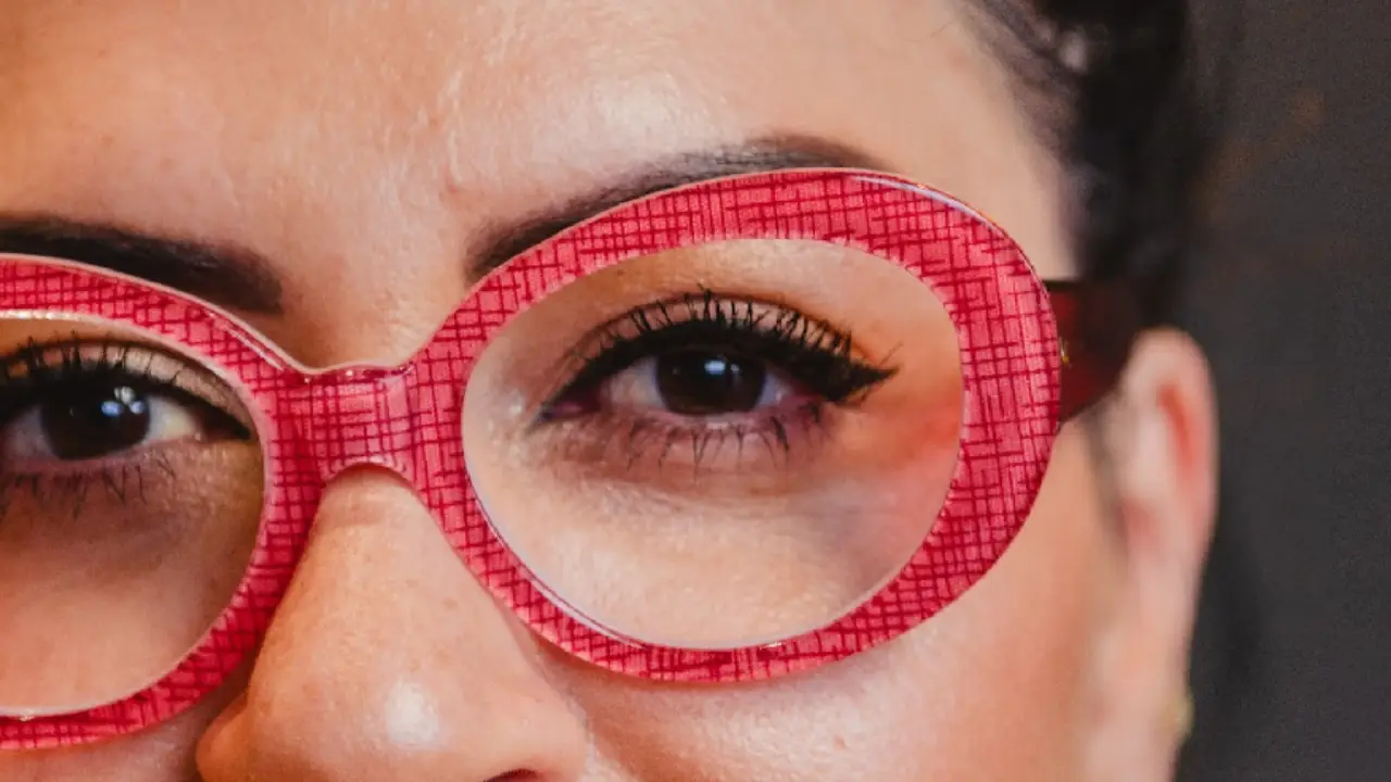 Detalhe de armação em acetato