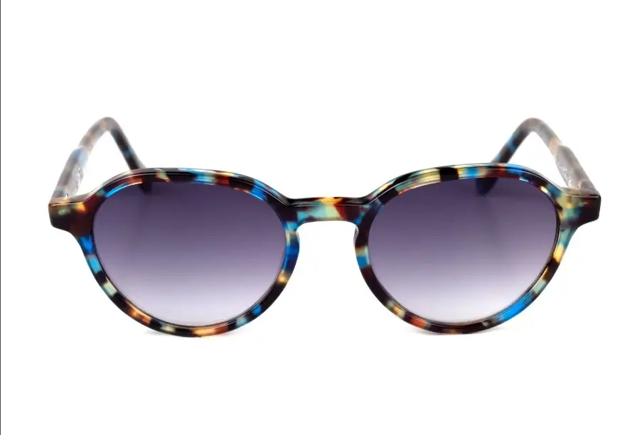 Óculos de sol da Laline Ótica Atelier